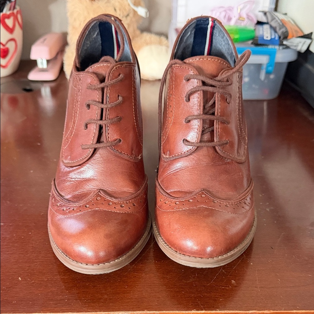 Tommy Hilfiger Brown Leather Oxfords